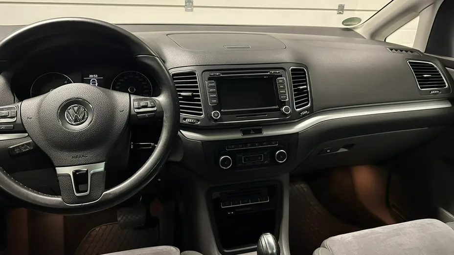 VOLKSWAGEN Sharan -