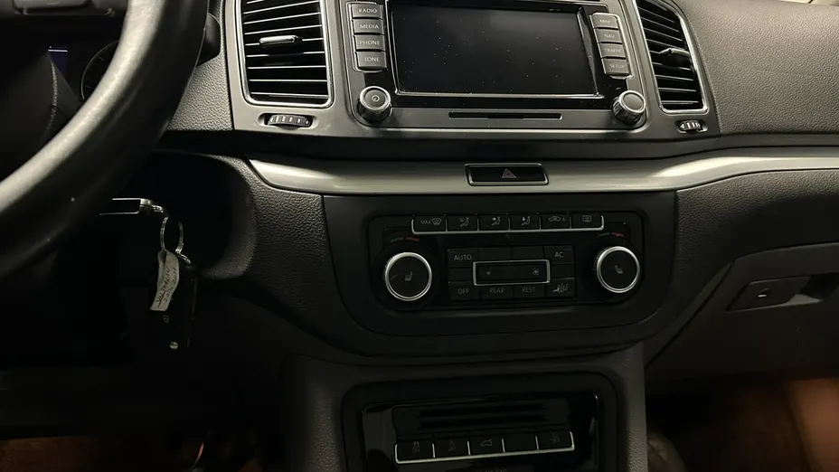 VOLKSWAGEN Sharan -