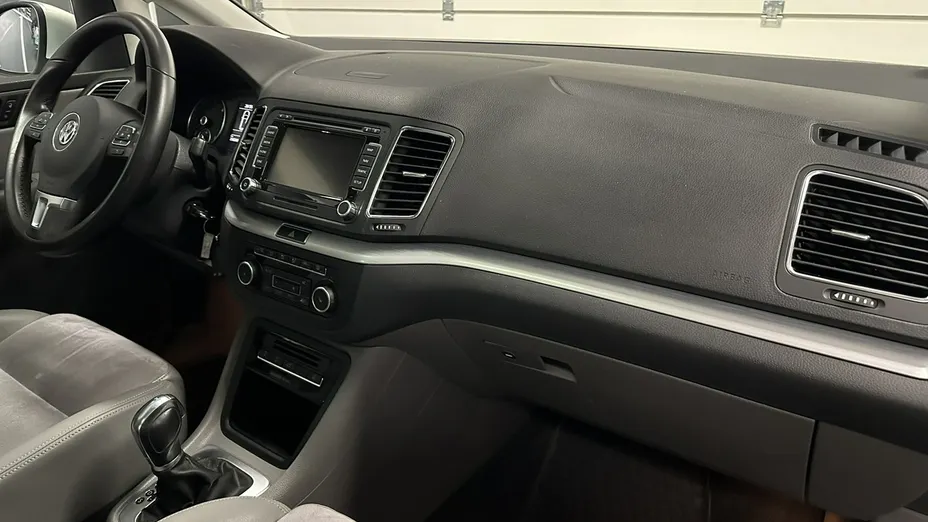 VOLKSWAGEN Sharan -