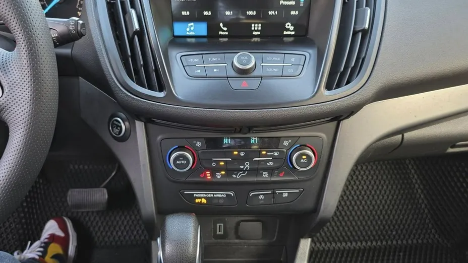 FORD Kuga -