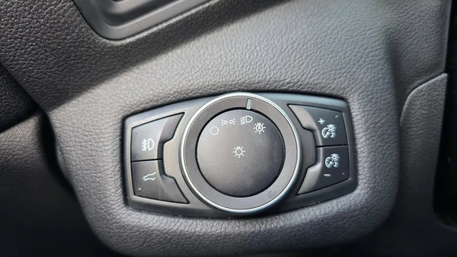 FORD Kuga -