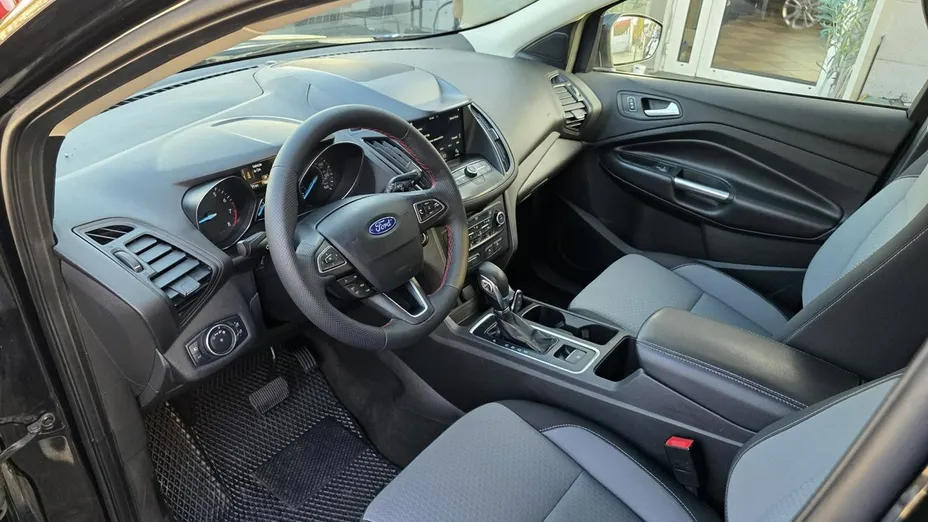 FORD Kuga -