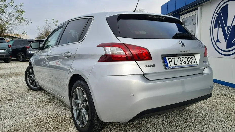 PEUGEOT 308 -