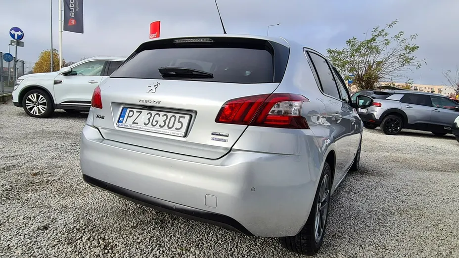 PEUGEOT 308 -