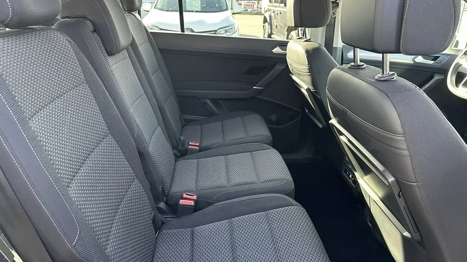 VOLKSWAGEN Touran -