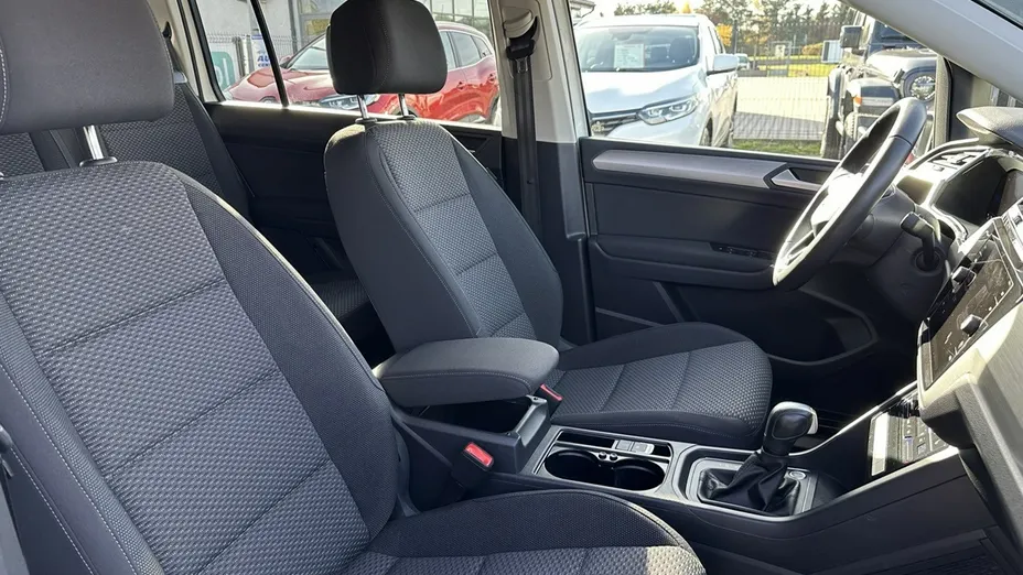 VOLKSWAGEN Touran -