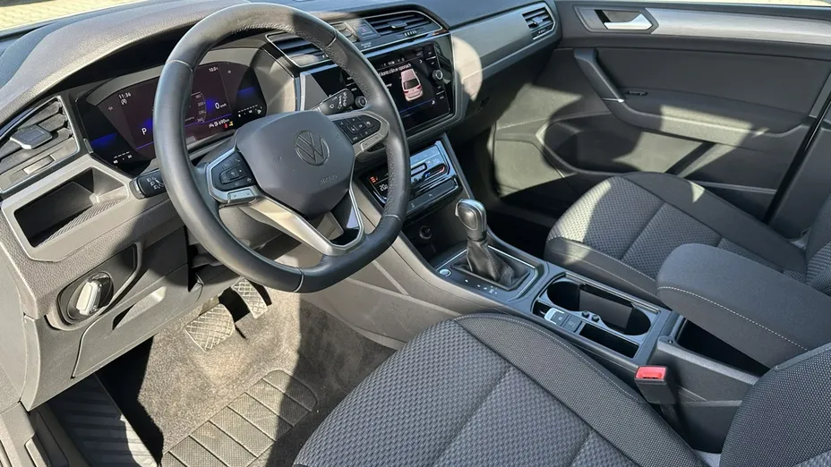 VOLKSWAGEN Touran -