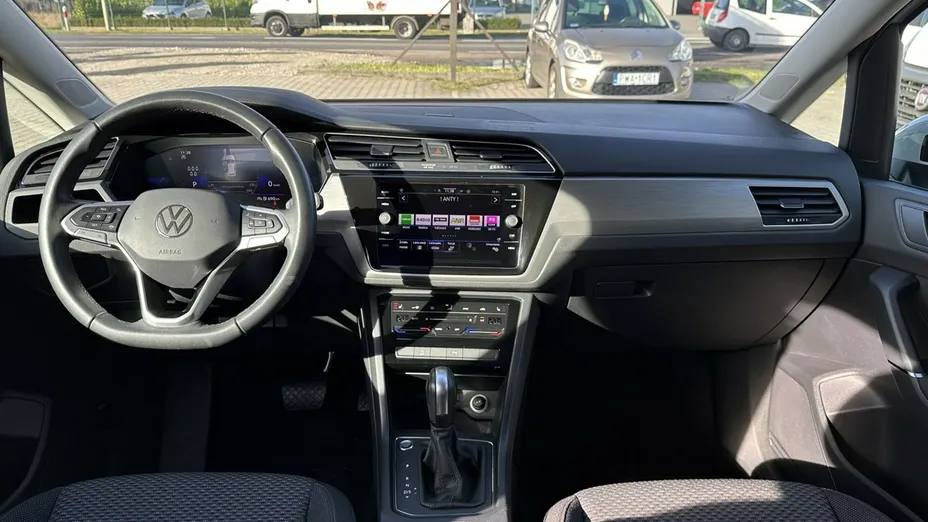 VOLKSWAGEN Touran -