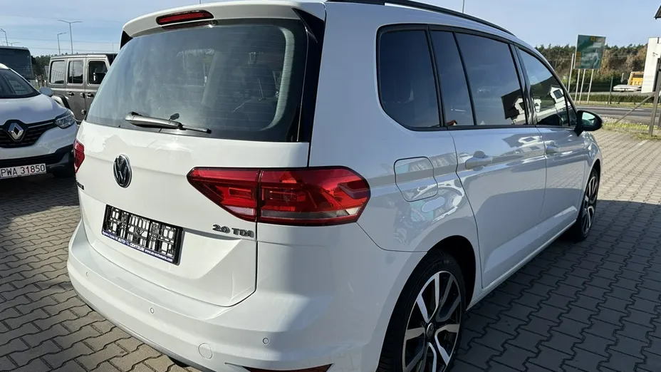 VOLKSWAGEN Touran -