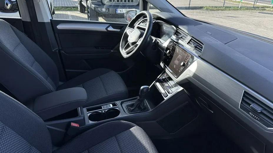 VOLKSWAGEN Touran -