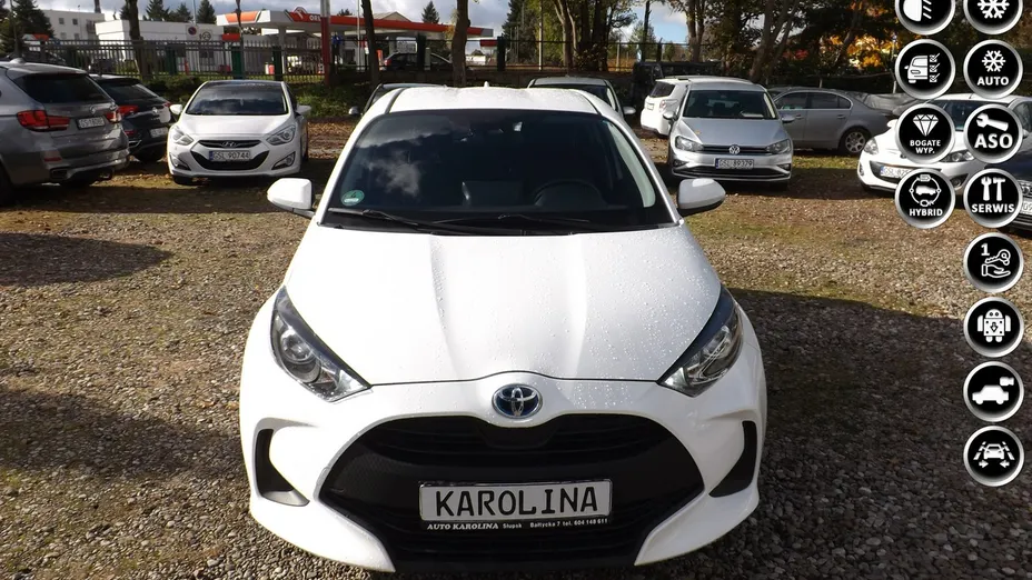 TOYOTA Yaris -