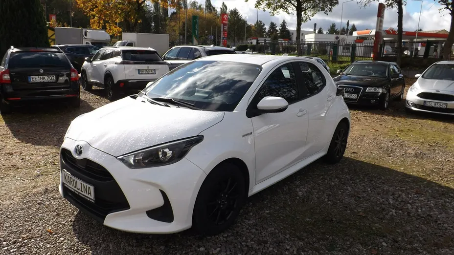 TOYOTA Yaris -