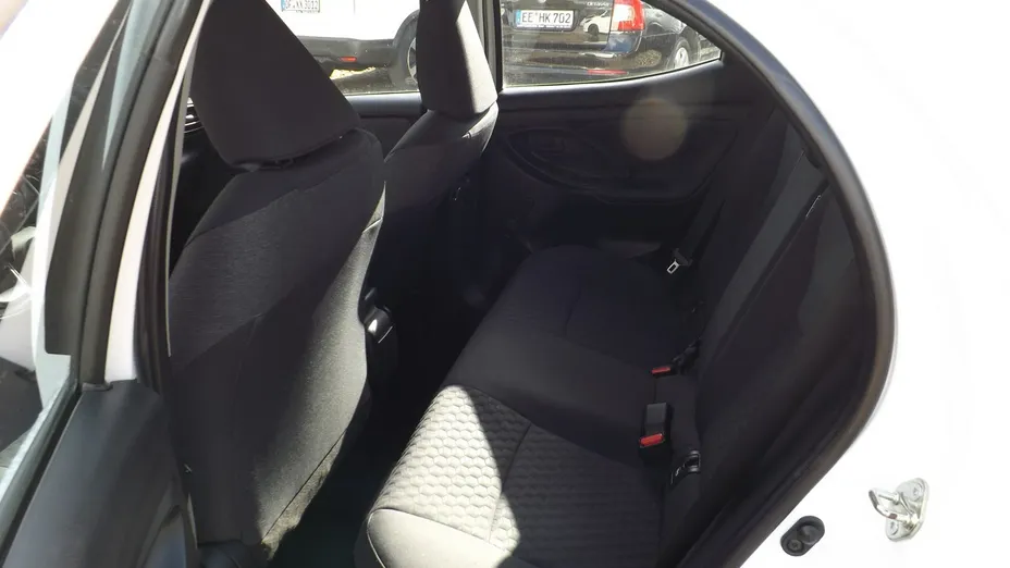 TOYOTA Yaris -
