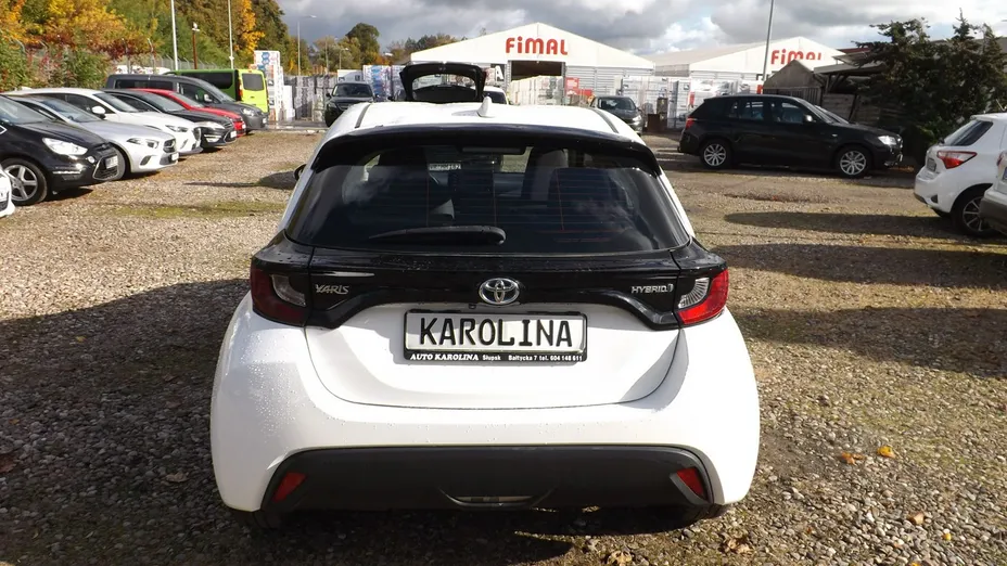 TOYOTA Yaris -