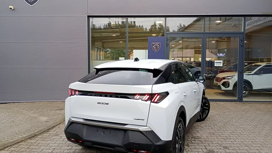 PEUGEOT 3008 -