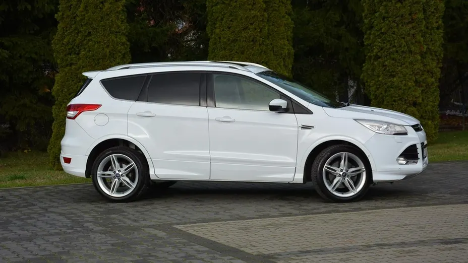 FORD Kuga -