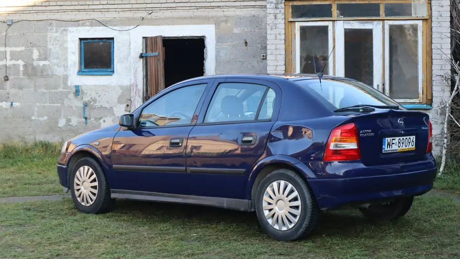 OPEL Astra -