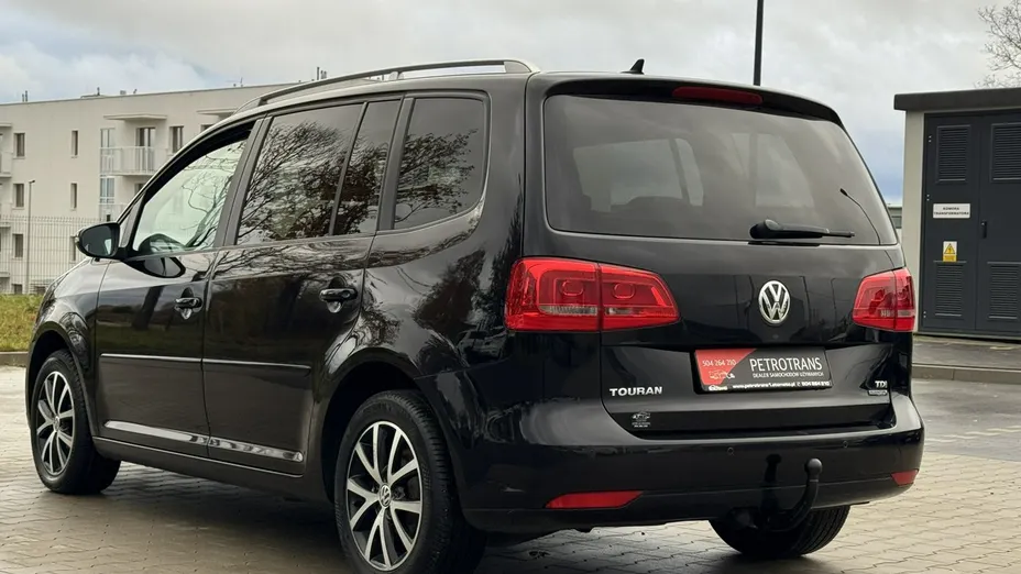 VOLKSWAGEN Touran -