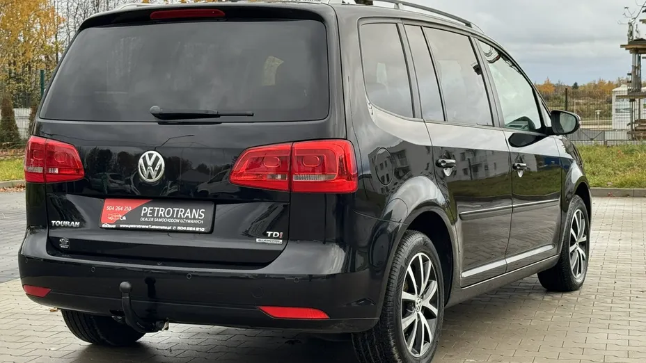 VOLKSWAGEN Touran -