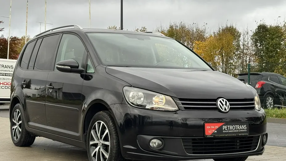 VOLKSWAGEN Touran -