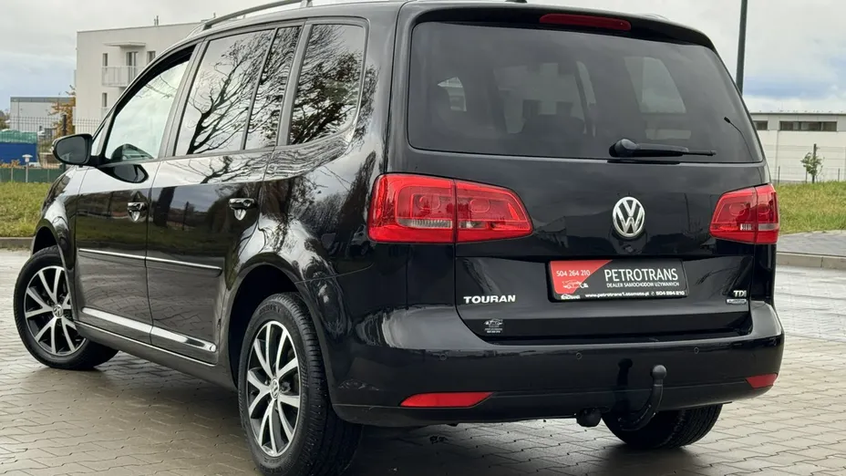 VOLKSWAGEN Touran -