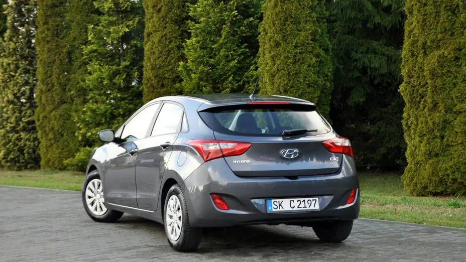 HYUNDAI i30 -