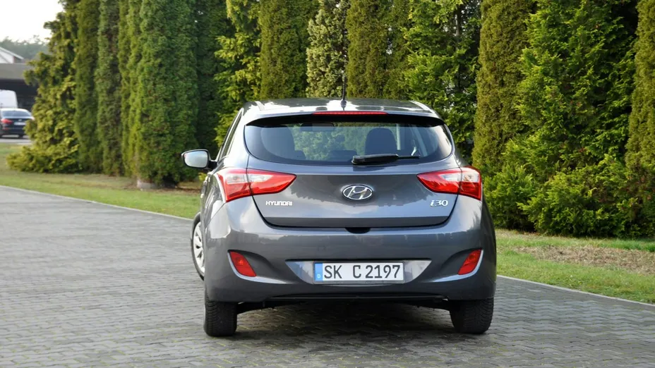 HYUNDAI i30 -
