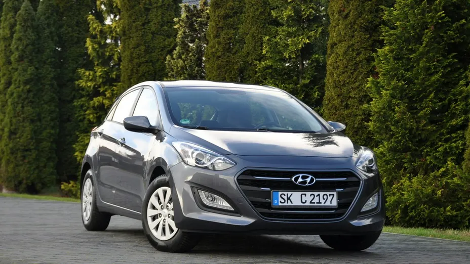 HYUNDAI i30 -