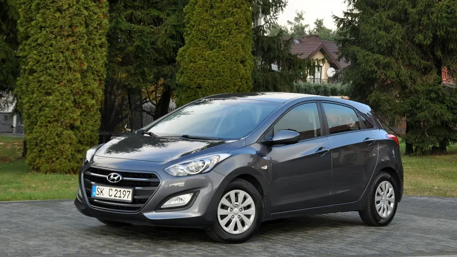 HYUNDAI i30 -