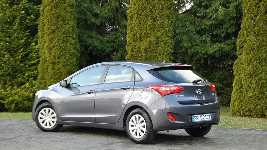 HYUNDAI i30 -