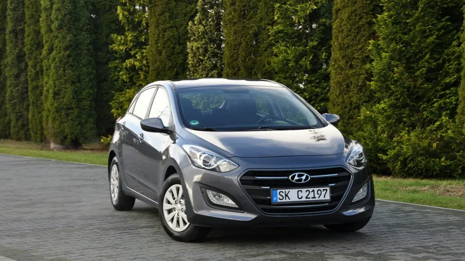 HYUNDAI i30 -