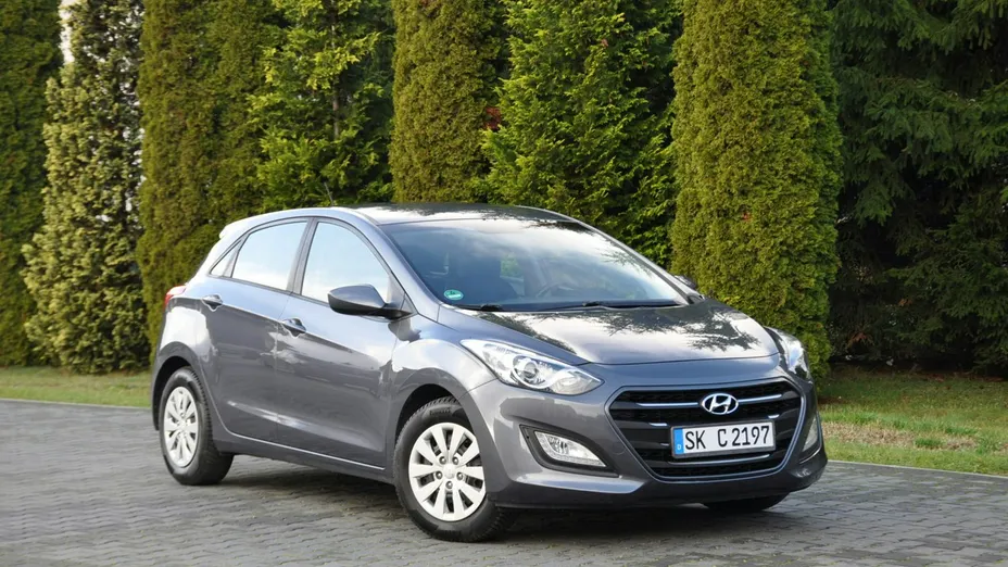 HYUNDAI i30 -