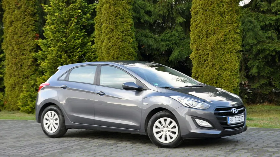 HYUNDAI i30 -
