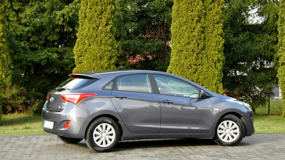 HYUNDAI i30 -