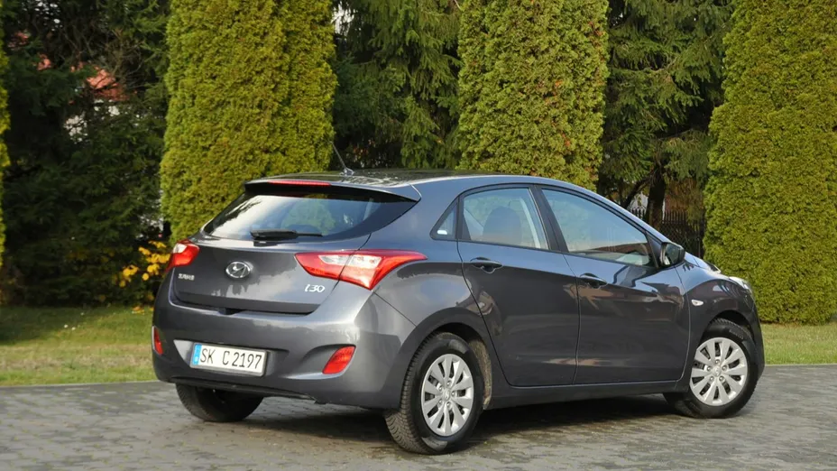 HYUNDAI i30 -