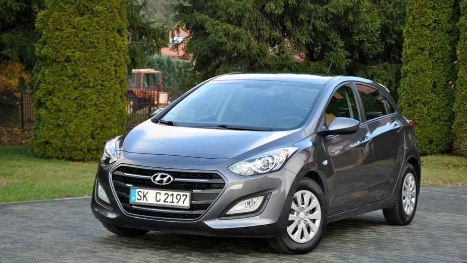 HYUNDAI i30 -