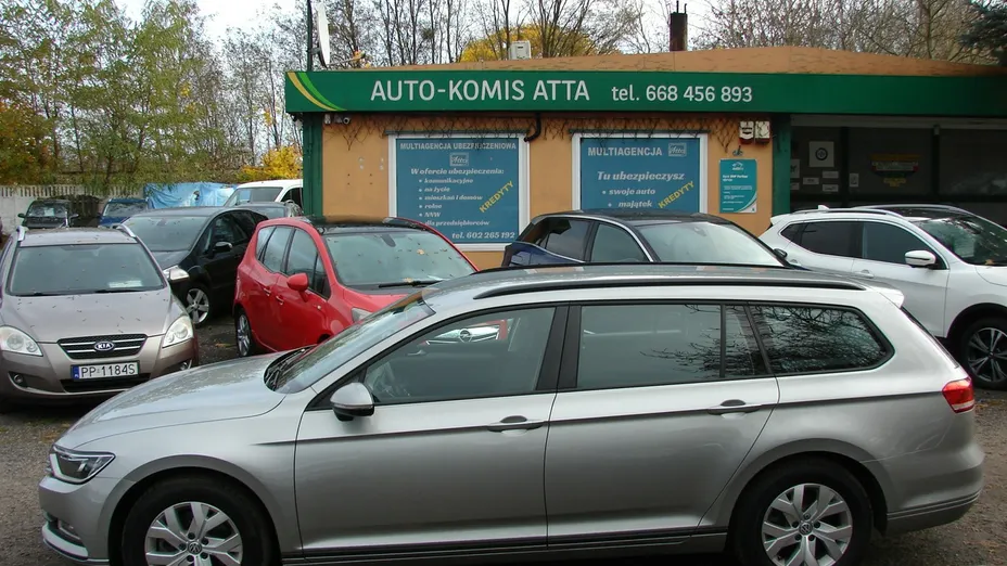 VOLKSWAGEN Passat -