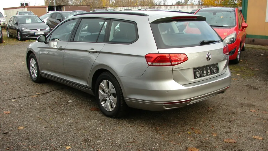 VOLKSWAGEN Passat -
