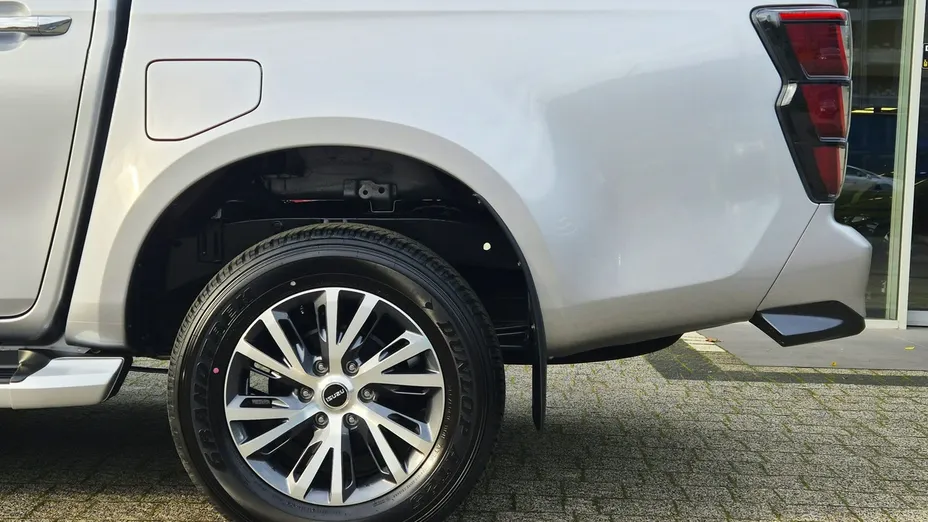 ISUZU D-Max -