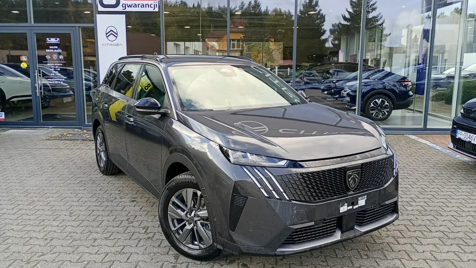 PEUGEOT 5008 -