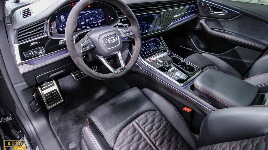 AUDI RS Q8 -