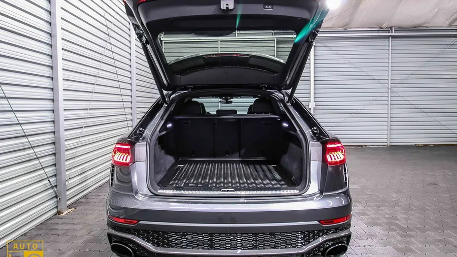 AUDI RS Q8 -