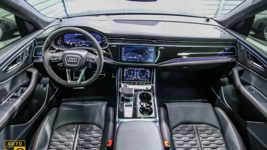 AUDI RS Q8 -