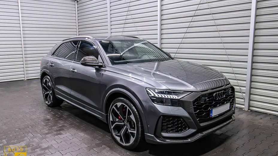 AUDI RS Q8 -