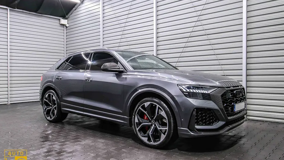 AUDI RS Q8 -