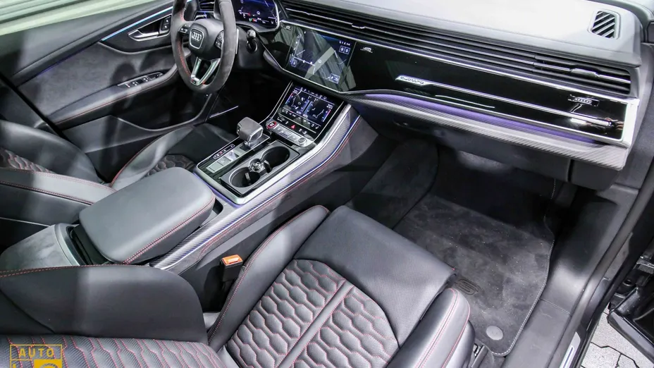 AUDI RS Q8 -