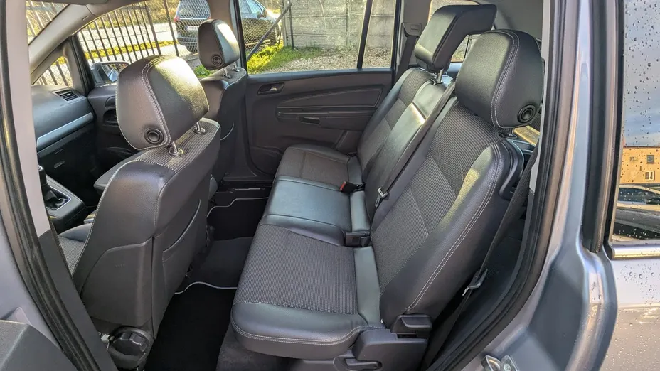 OPEL Zafira -