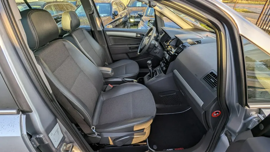 OPEL Zafira -