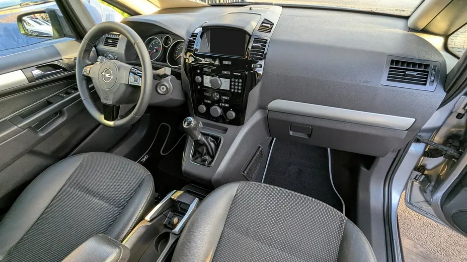 OPEL Zafira -