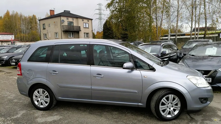 OPEL Zafira -